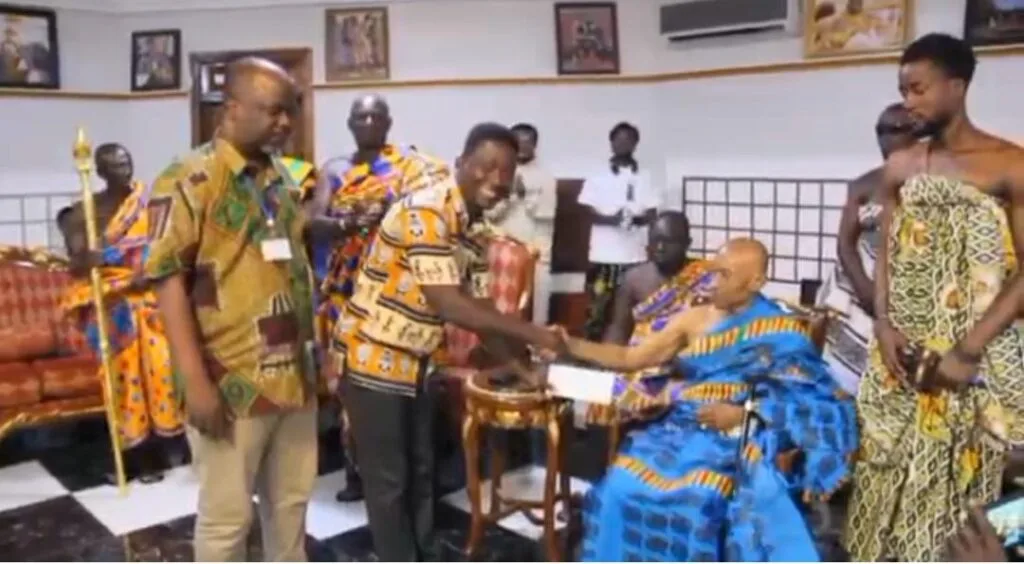 Kenyasi Paramount Chief donates GH¢80,000 to digitise patient records at Asutifi North District Hospital