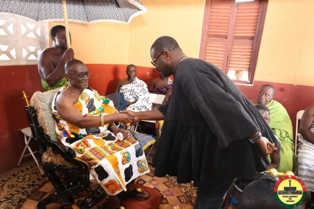 Offinsomanhene backs Minority tour, urges MPs to champion cocoa farmers’ concerns