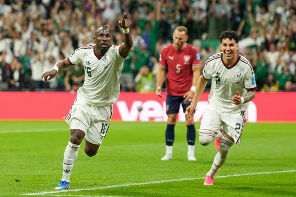 Mexico maintain 100% winning record as Czech Repbublic go home