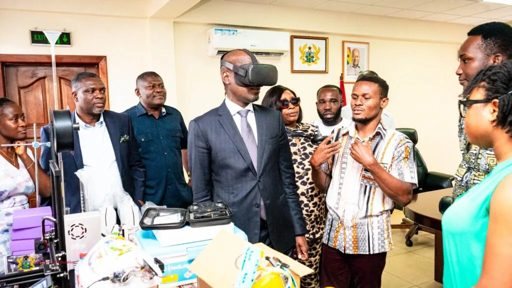 Education Minister welcomes innovative STEM mini lab project to enhance practical learning