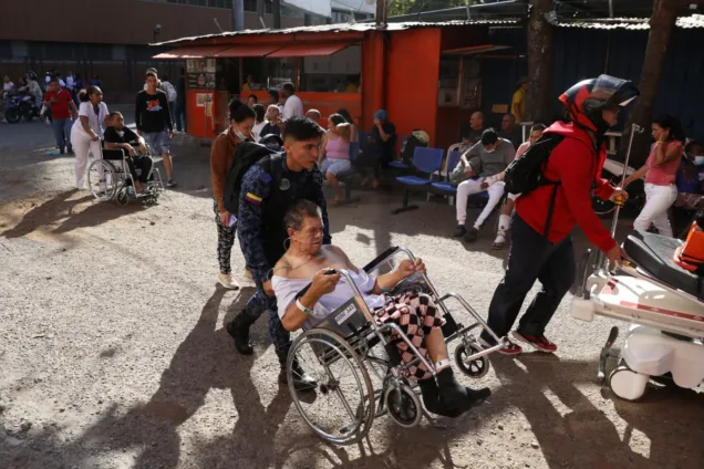 7.4-magnitude earthquake rocks western Colombia [Photos]