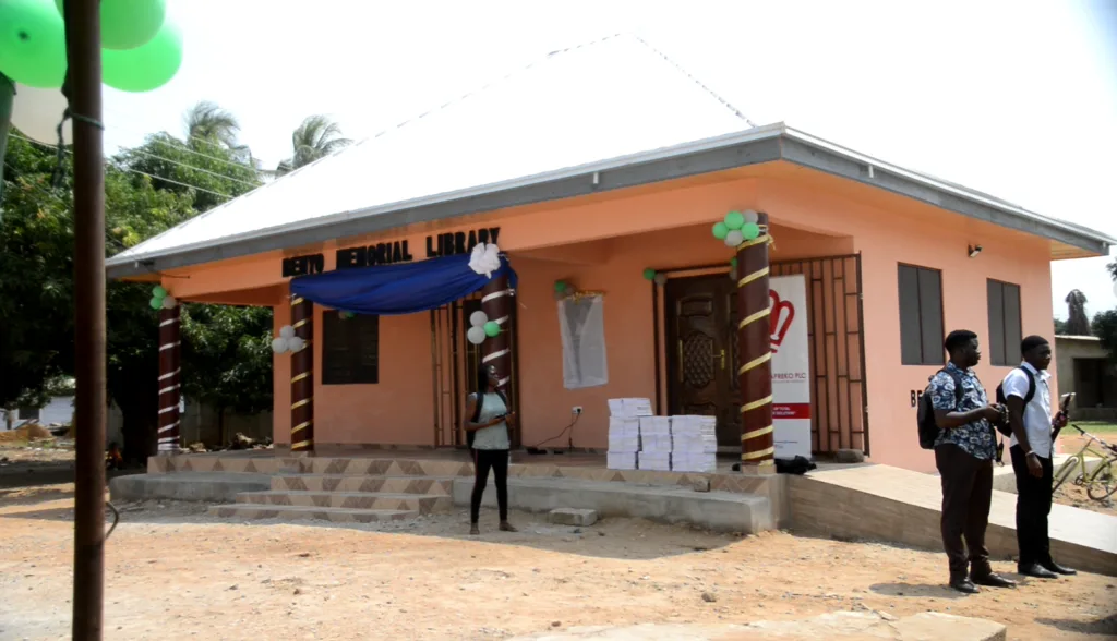 Dr Daniel Seddoh and siblings honour the memory of their mother with an ICT lab and library