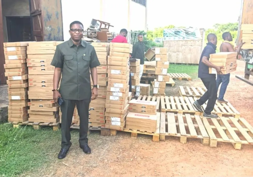 GIFEC hands over 550 laptops to Upper East Region