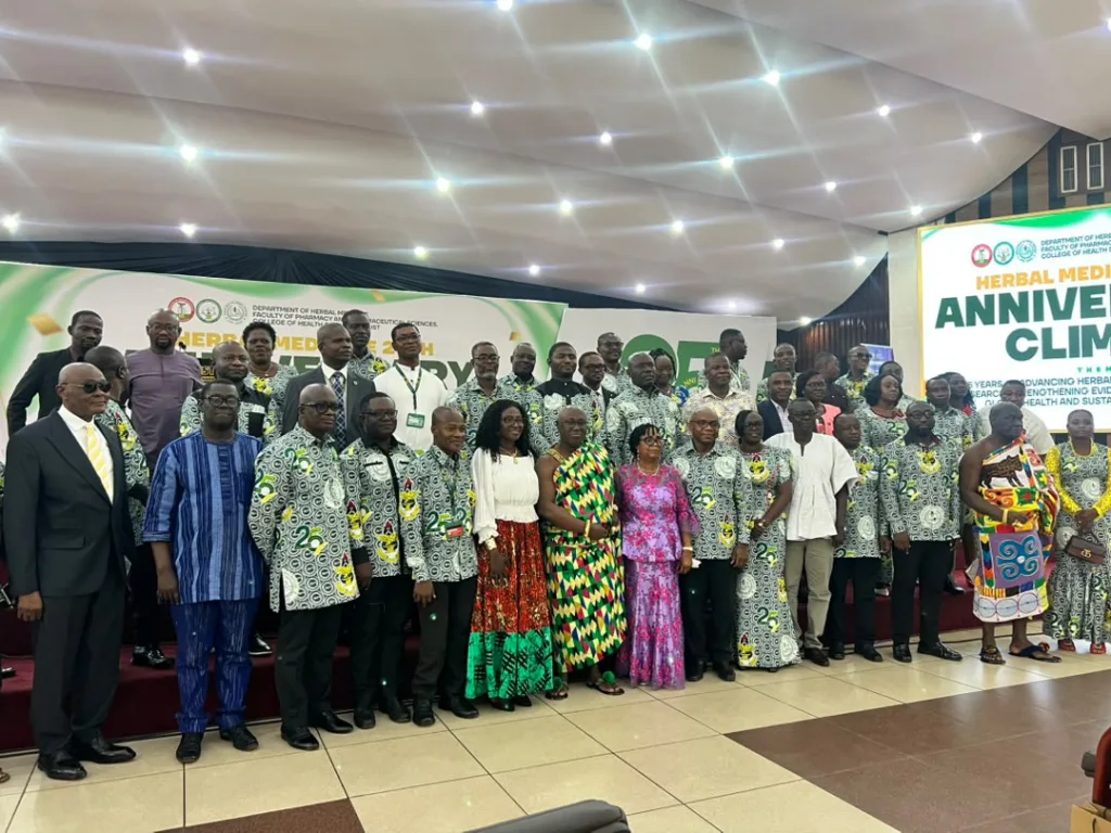 Herbal medicine experts call for unified regulations, stronger support for industry growth