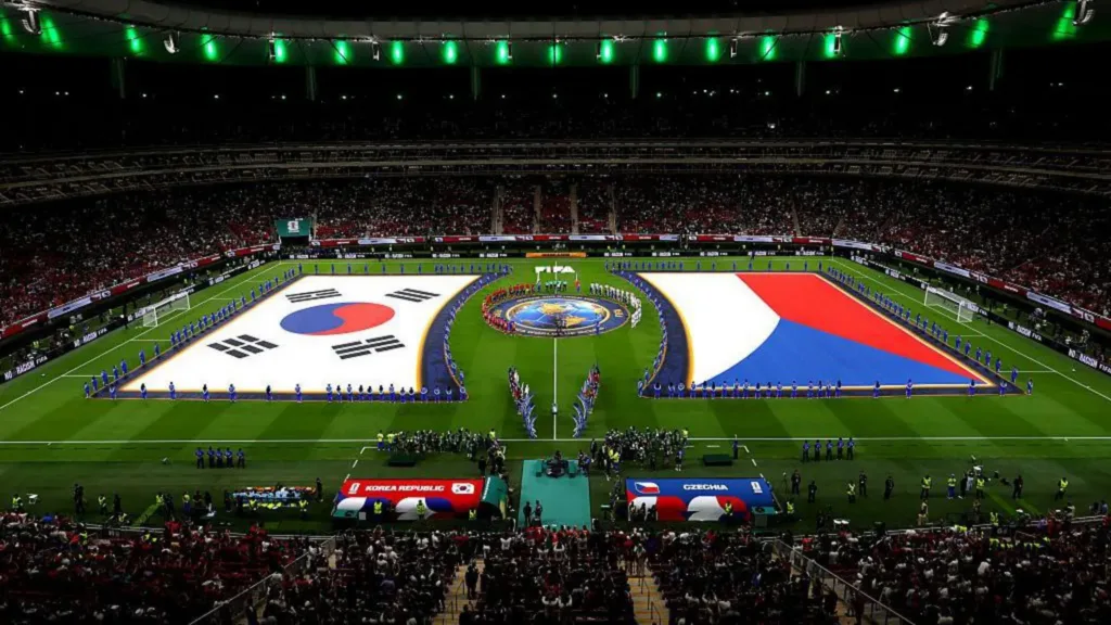 Man apologises for making racist gesture at Korean in World Cup match