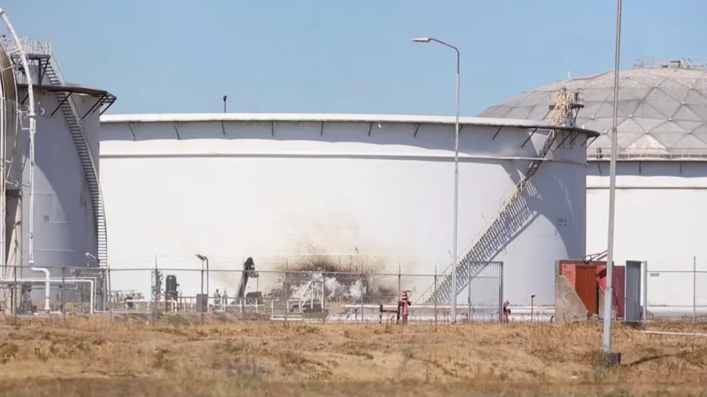 One dead, six injured in blast at Rotterdam petroleum storage facility