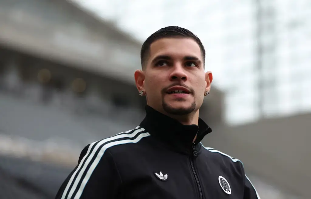 Man United move for Guimaraes as Real Madrid interest clouds talks