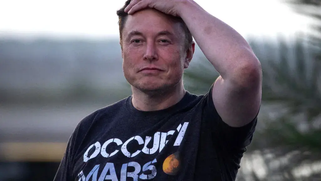 Elon Musk’s SpaceX set to go public in $1 trillion share listing