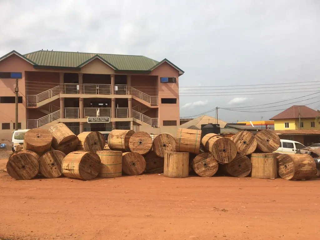 Police grab two suspects in possession of 40 bundles of suspected stolen ECG cables