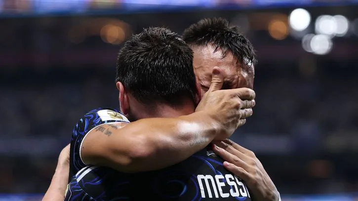 Argentina break England hearts with two late goals to make World Cup final