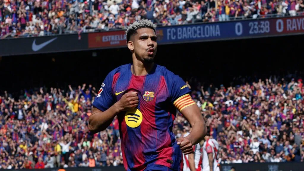 Liverpool close to signing Barcelona’s Araujo on loan