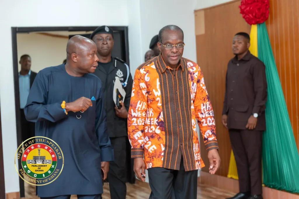 Photos: Parliament reconvenes, opens second meeting of ninth parliament