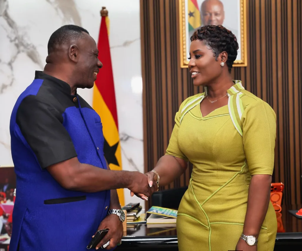 Dorcas Affo-Toffey, Akrobeto discuss road safety partnership