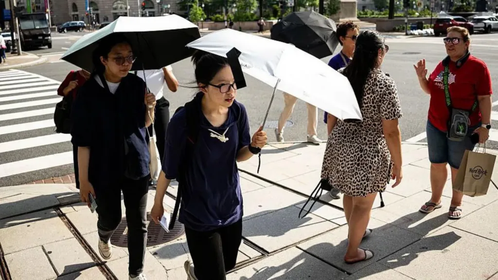 Dangerous heatwave scorches US as Fourth of July holiday kicks off