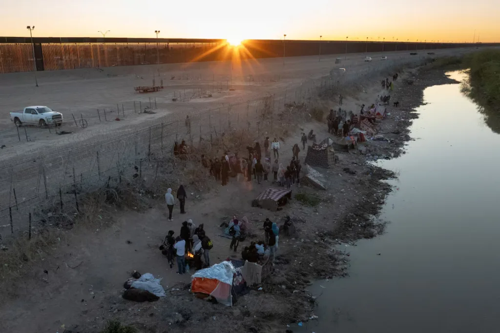 Court clears way for Texas to enforce migrant arrest law