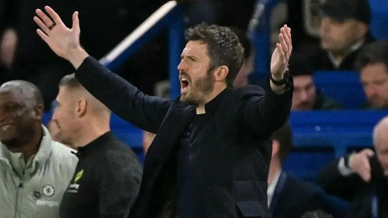 Carrick silences doubters as Man Utd close on Champions League