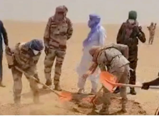 Nearly 50 people die of thirst after truck breaks down in Sahara desert