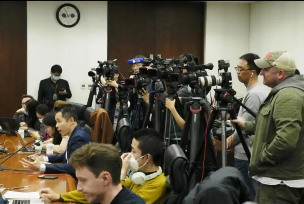 Journalism out loud: Defending truth in a divided world