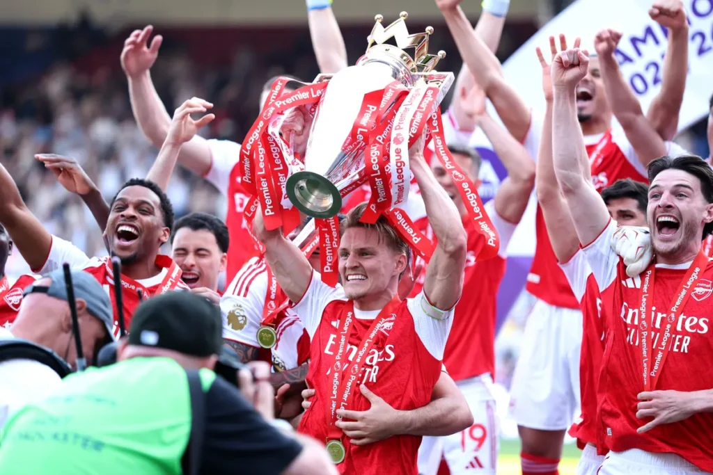 Champions Arsenal sign off season in style with victory