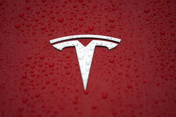 Tesla settles wrongful death lawsuit over crash that killed Florida teenager