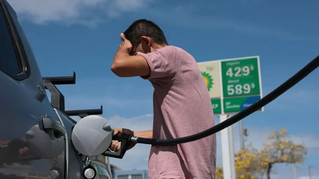 Oil climbs following renewed US, Iran strikes in Middle East