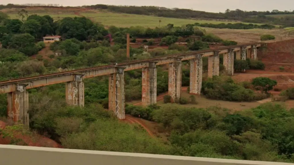 Brazil woman dies after rope-jumping instructors fail to attach cord
