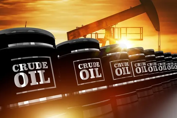 Oil hits $100 a barrel despite deal to release record amount of reserves