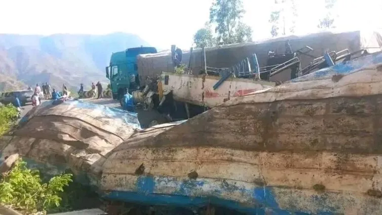 31 people dead after bus crashes in Ethiopia