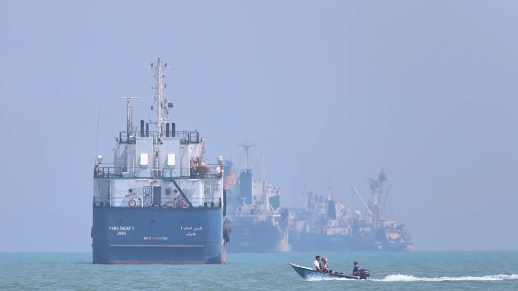 Iran recloses Strait of Hormuz, citing Israeli strikes on Lebanon