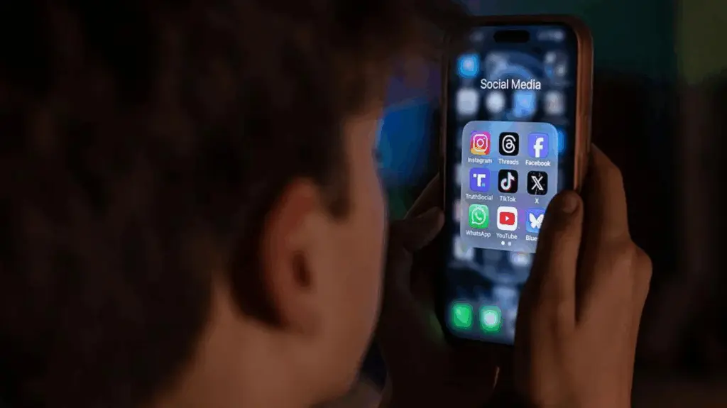 French Parliament’s committee approves social media ban for under-15s