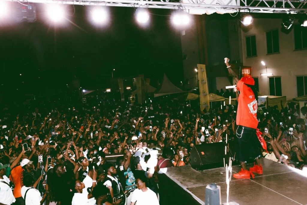 Stonebwoy delivers spectacular performance as WatsUp On Campus makes a stop at UniMAC