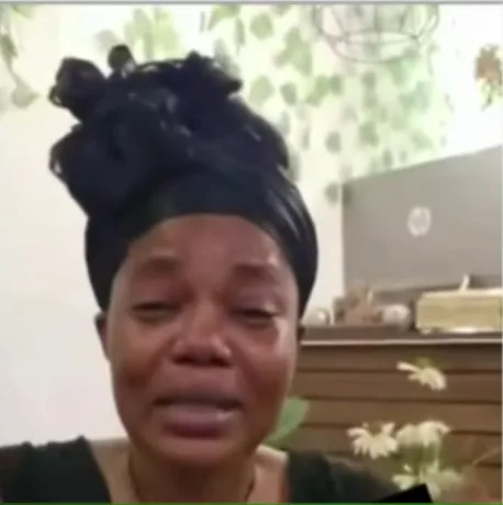 No bed syndrome: Mzbel weeps after sister’s death at Korle Bu (Video)