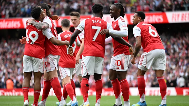 Arsenal power past Fulham to move six points clear