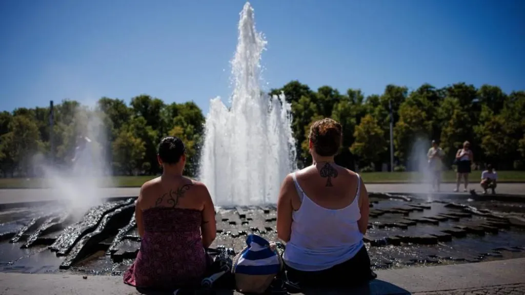 Europe’s deadly heatwave breaks German record and halts public events