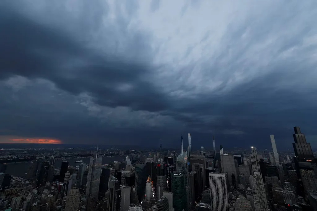 More than 373,000 US customers without power due to extreme weather