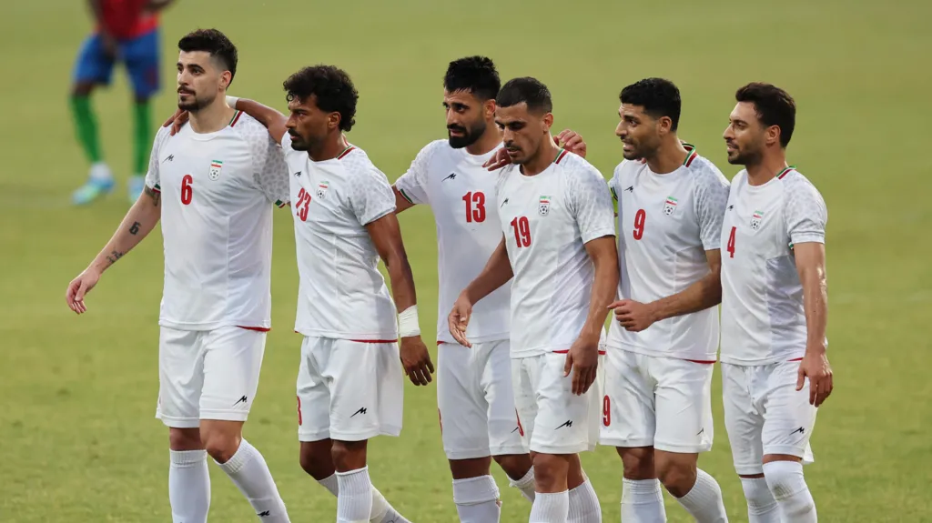 Iran says staff blocked from entering US after players given World Cup visas