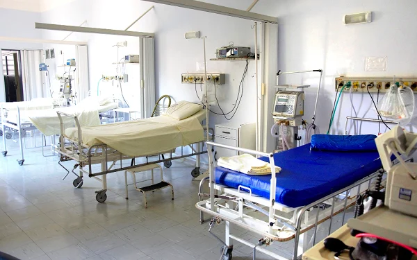 Bed shortages push nearly 3000 patients into corridor care in UK