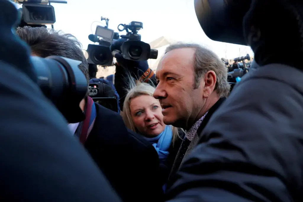 Actor settles claim against theatre in Kevin Spacey assault case