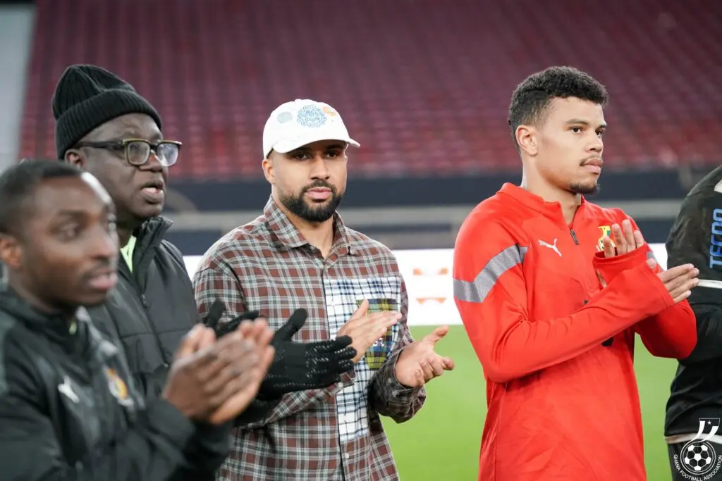 Injured midfielder Kofi Kyereh visits Black Stars teammates ahead of Germany friendly tie