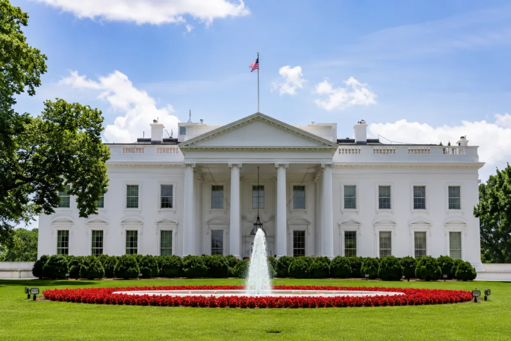(Update): Suspect killed after opening fire on Secret Service near White House