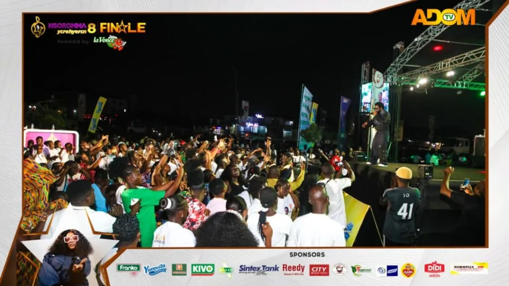 Bisa Kdei sets Nsoromma Season 8 finale ablaze with hit-filled performance
