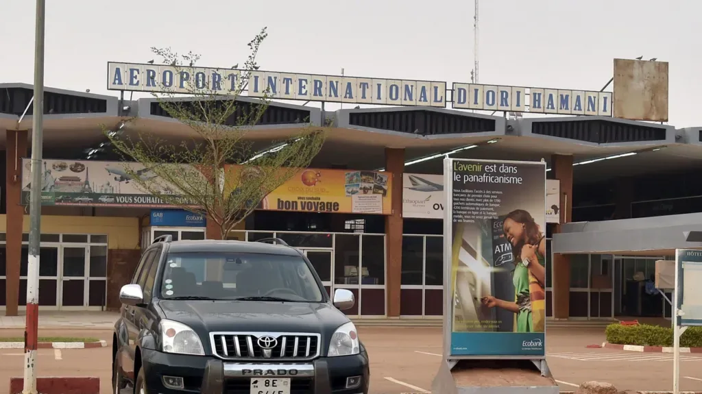Gunfire and explosions heard at Niger capital’s airport