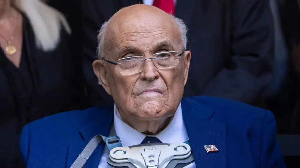 Giuliani recovering from pneumonia and ‘now breathing on his own’