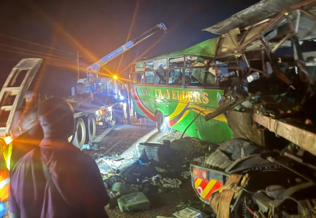 Fourteen dead, 28 injured after Kenyan trailer collides with bus in Uganda