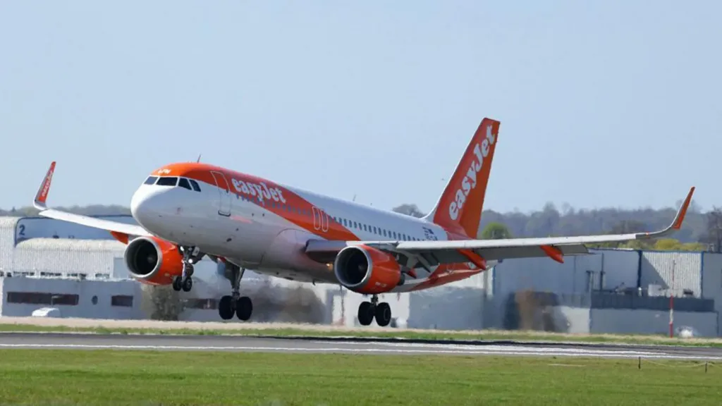 EasyJet flight diverts to Rome over power bank in luggage