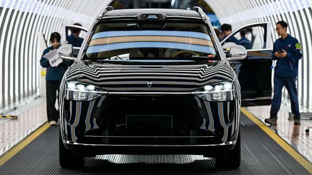 Chinese carmaker patents voice-controlled ‘in-vehicle toilet’
