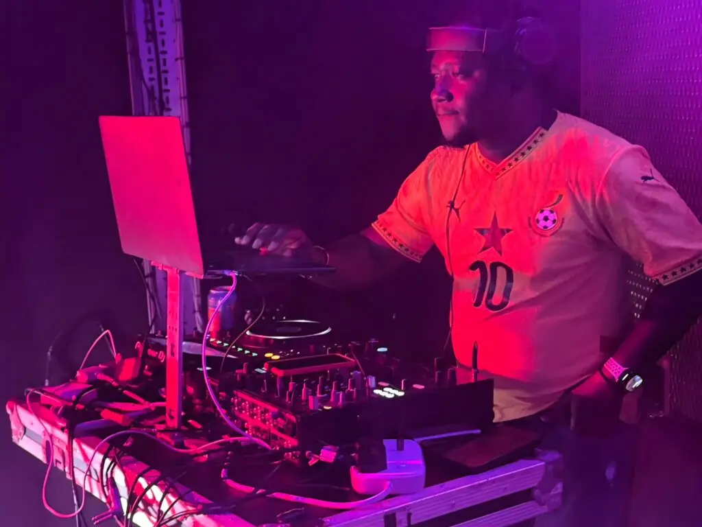 DJ Bridash powers E.L. to shut down London with electrifying performance