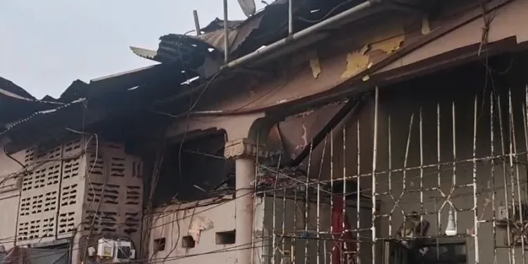 Fire destroys six apartments, leaves 15 homeless at Aboabo