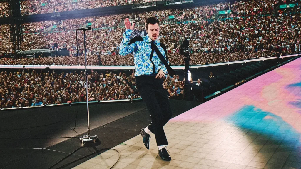 Harry Styles receives Guinness World Record for longest Wembley Stadium run