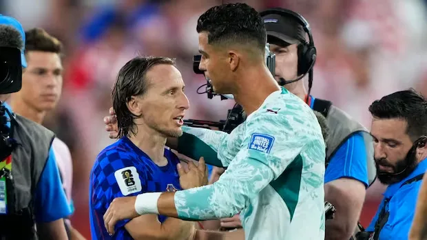 Portugal beat Croatia in chaotic finish to reach World Cup last 16